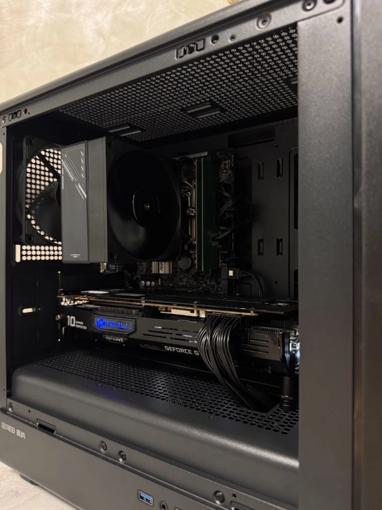 무RGB 올블랙 고사양 게이밍컴퓨터 pc 데스크탑 이미지