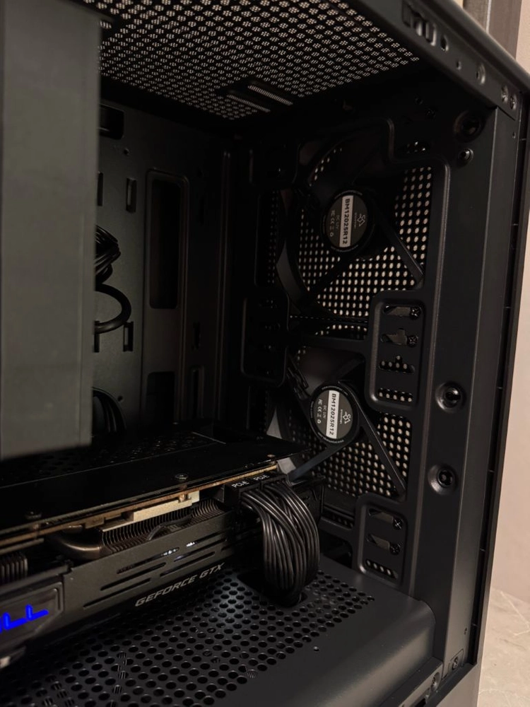 무RGB 올블랙 고사양 게이밍컴퓨터 pc 데스크탑 이미지