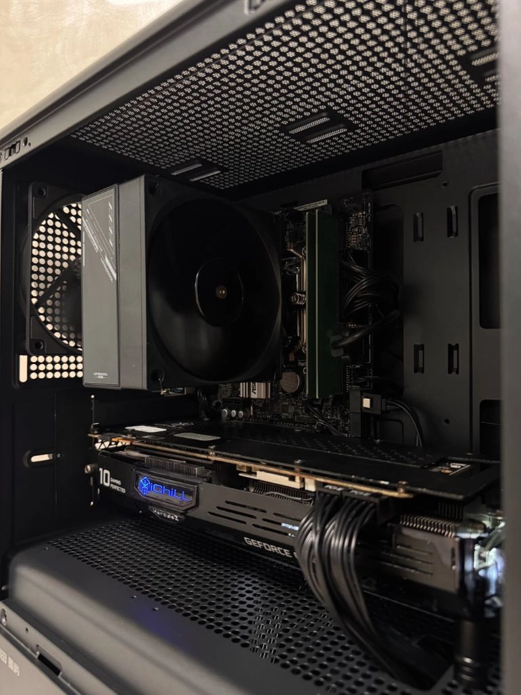 무RGB 올블랙 고사양 게이밍컴퓨터 pc 데스크탑 이미지