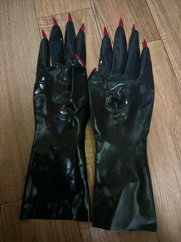 손톱 네일팁 달린 러버 재질의 장갑 새제품 판매합니다. 이미지