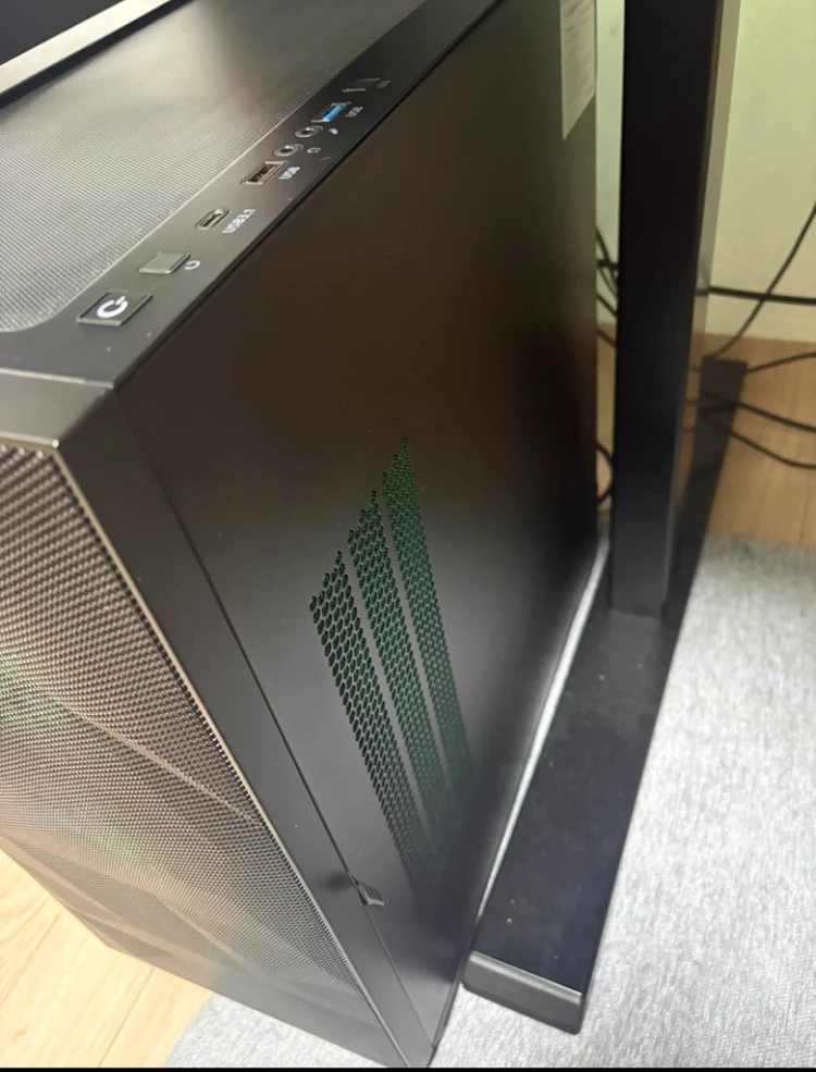 7800x3d 9070xt 램 32기가 ssd 1tb 본체 이미지