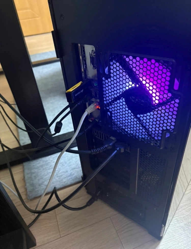 7800x3d 9070xt 램 32기가 ssd 1tb 본체 이미지
