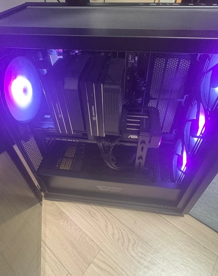 7800x3d 9070xt 램 32기가 ssd 1tb 본체 이미지