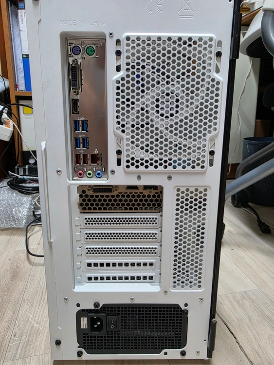 AMD RYZEN 5 3500 / RTX1660 16G 500G SSD LG24 모니터 키보드 일체 팝니다 이미지