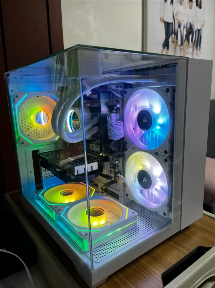 3면 어항 미니 화이트 PC 게이밍컴퓨터(5600x) 이미지