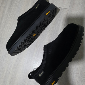 [새상품]어그 UGG 타스만 고어텍스 GTX 블랙 (US8) 이미지