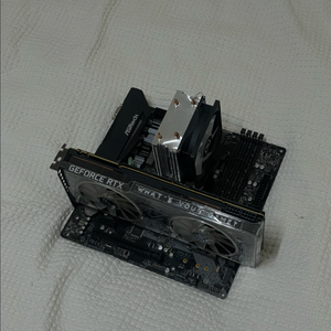 게이밍 컴퓨터 반본체 완본체 / rtx 2080 ti , i7 9700 보드셋 이미지