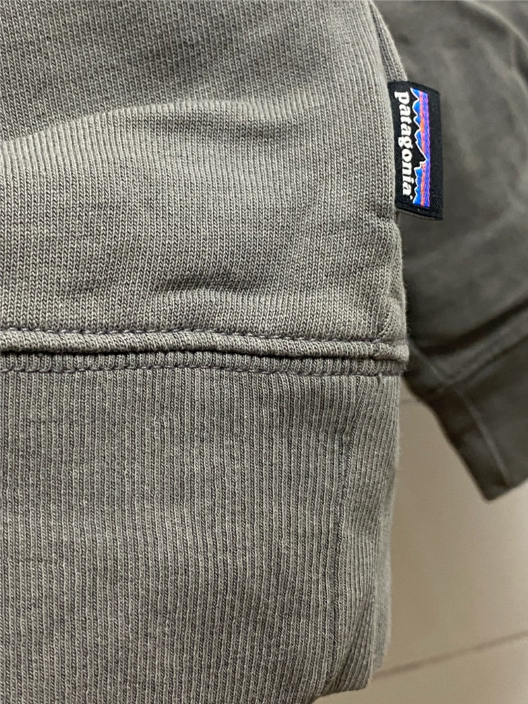 남성 파타고니아 라지 긴팔 맨투맨 셔츠 차콜색 Patagonia 이미지