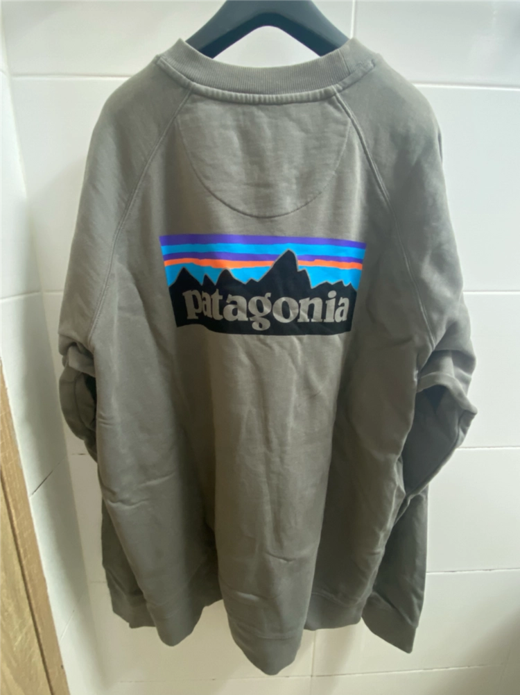 남성 파타고니아 라지 긴팔 맨투맨 셔츠 차콜색 Patagonia 이미지