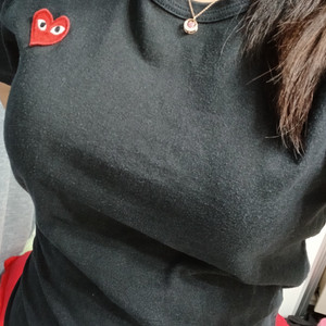 정품 꼼데가르송 하트 반팔티 이미지