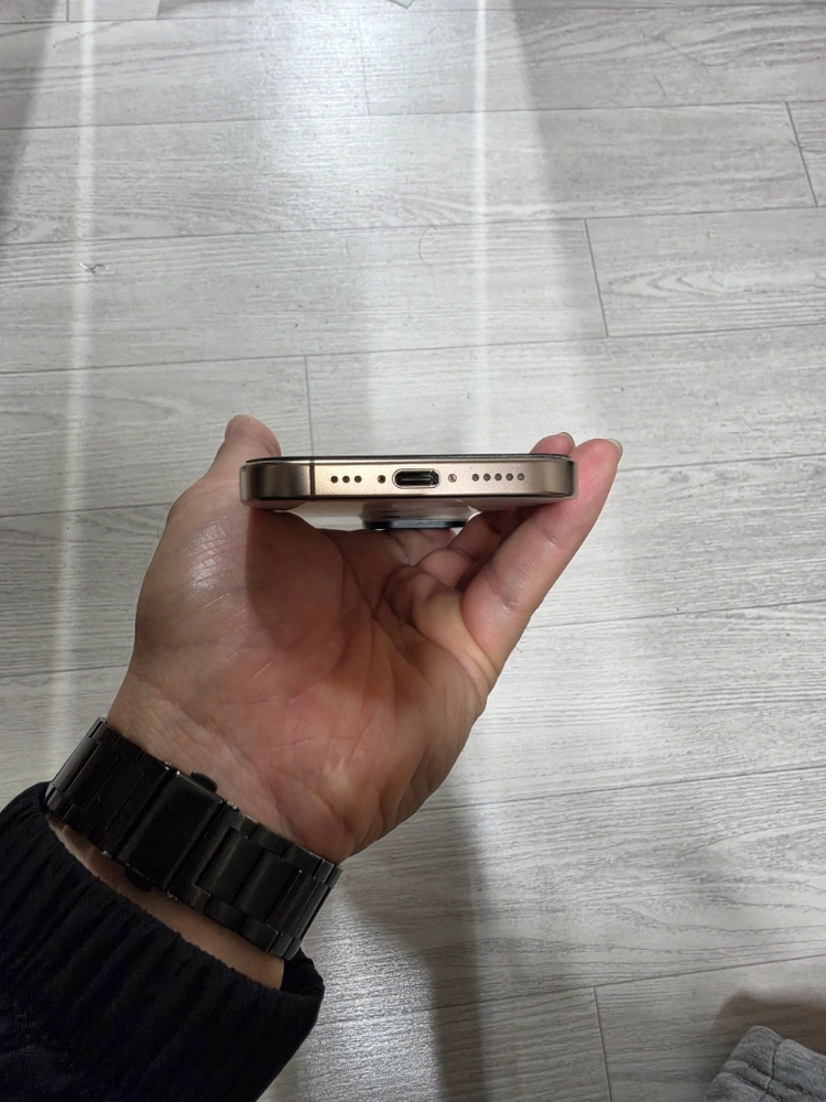 아이폰 16프로 256GB 데저트 티타늄 풀박스 판매 이미지