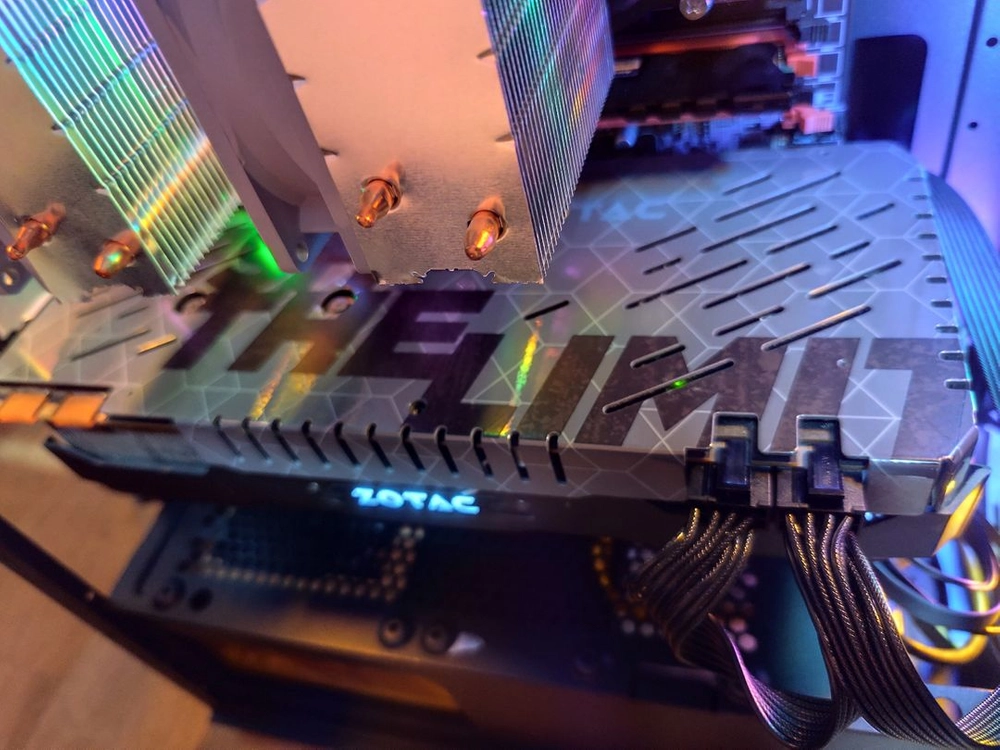 GTX 980 Ti 그래픽카드 이미지