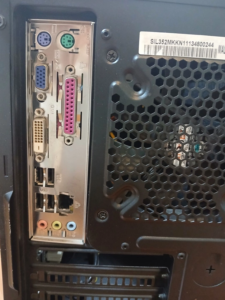 WIN11 인텔 i5 CPU 삼성 8G램 SSD 고속 사무용 피시 데스크탑 컴퓨터 본체90000 이미지