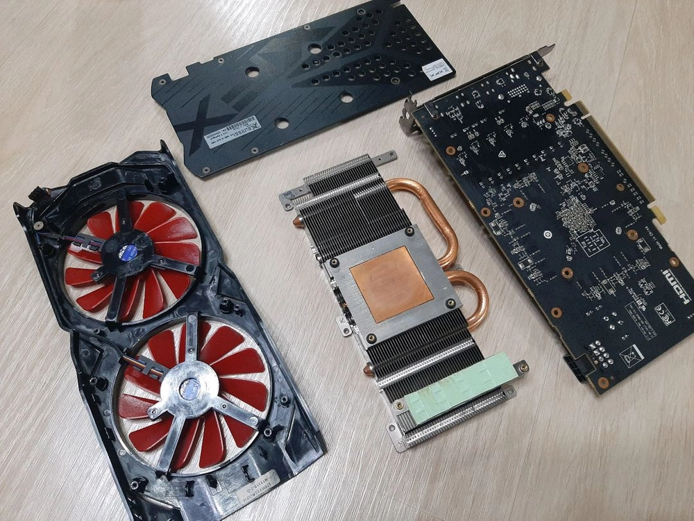 XFX 라데온 RX 570.4GB그래픽카드 이미지