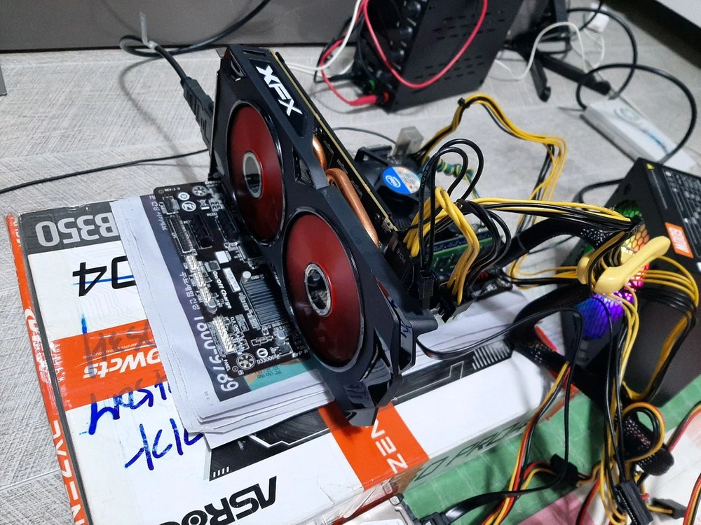 XFX 라데온 RX 570.4GB그래픽카드 이미지