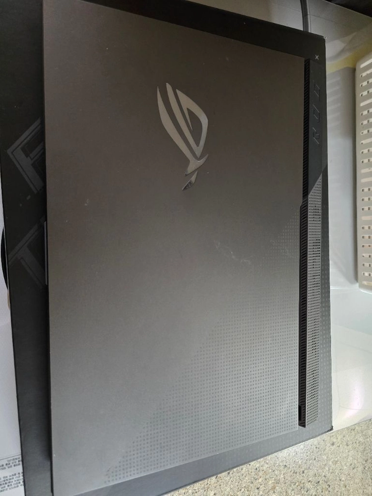 ASUS ROG STRIX G17 게이밍 노트북 이미지
