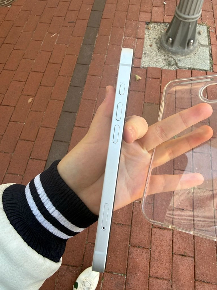 아이폰16e 이미지