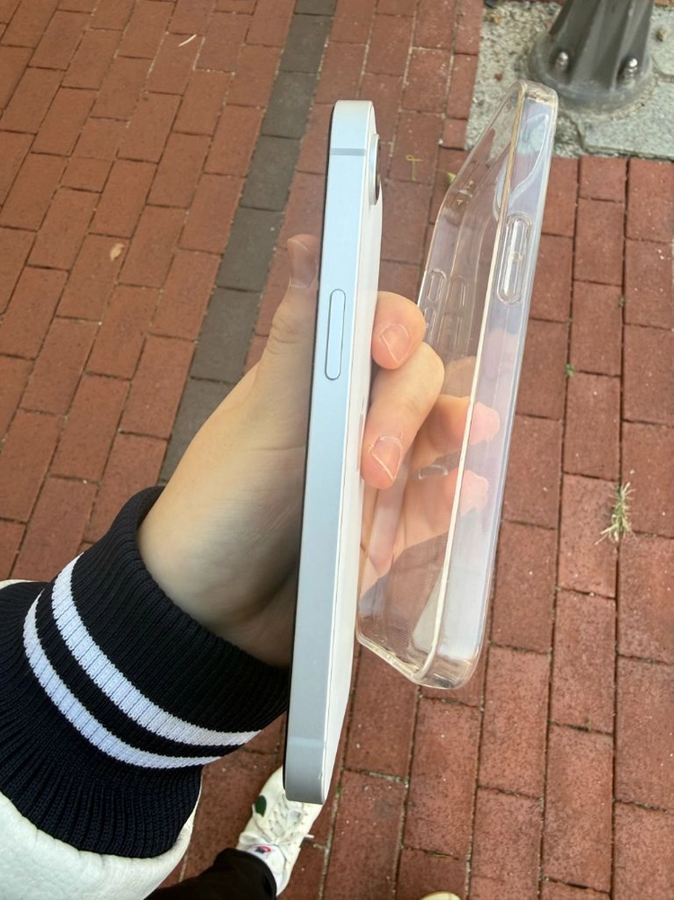 아이폰16e 이미지
