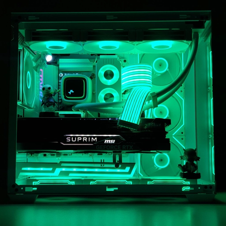 하이앤드급 컴퓨터 i7 14700 rtx 4080 슈프림 팝니다. 이미지