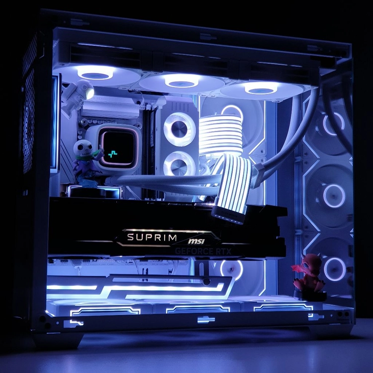 하이앤드급 컴퓨터 i7 14700 rtx 4080 슈프림 팝니다. 이미지