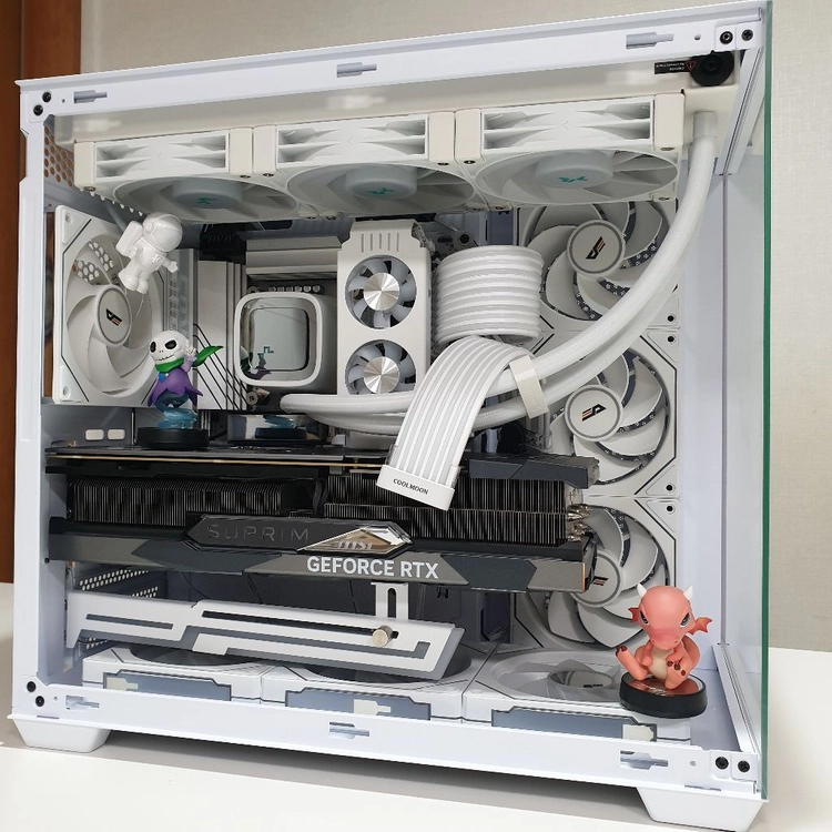 하이앤드급 컴퓨터 i7 14700 rtx 4080 슈프림 팝니다. 이미지