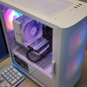 (S급)화이트 라이젠7-2700X(8코어16쓰레드)+GTX1660 컴퓨터 본체 이미지