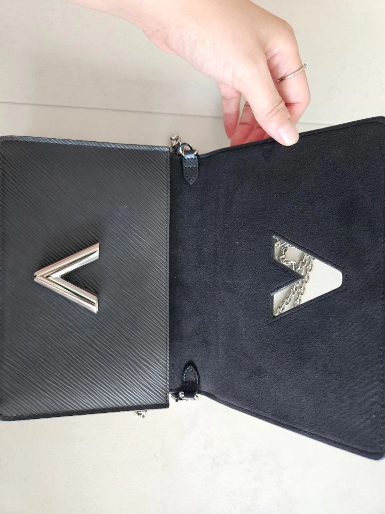 루이비통 트위스트 벨트 체인 블랙 은장 이미지