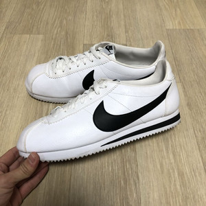 (275) 나이키 NIKE 클래식 코르테즈 레더 화이트 블랙 코르테즈 이미지