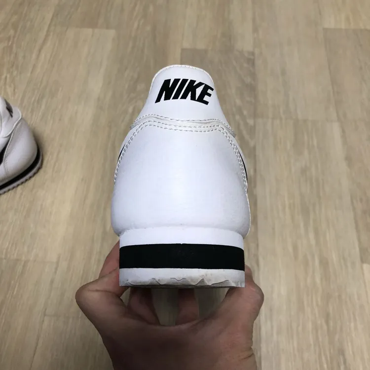 (275) 나이키 NIKE 클래식 코르테즈 레더 화이트 블랙 코르테즈 이미지