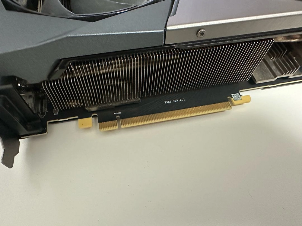 MSI RTX 3080ti 슈프림 이미지