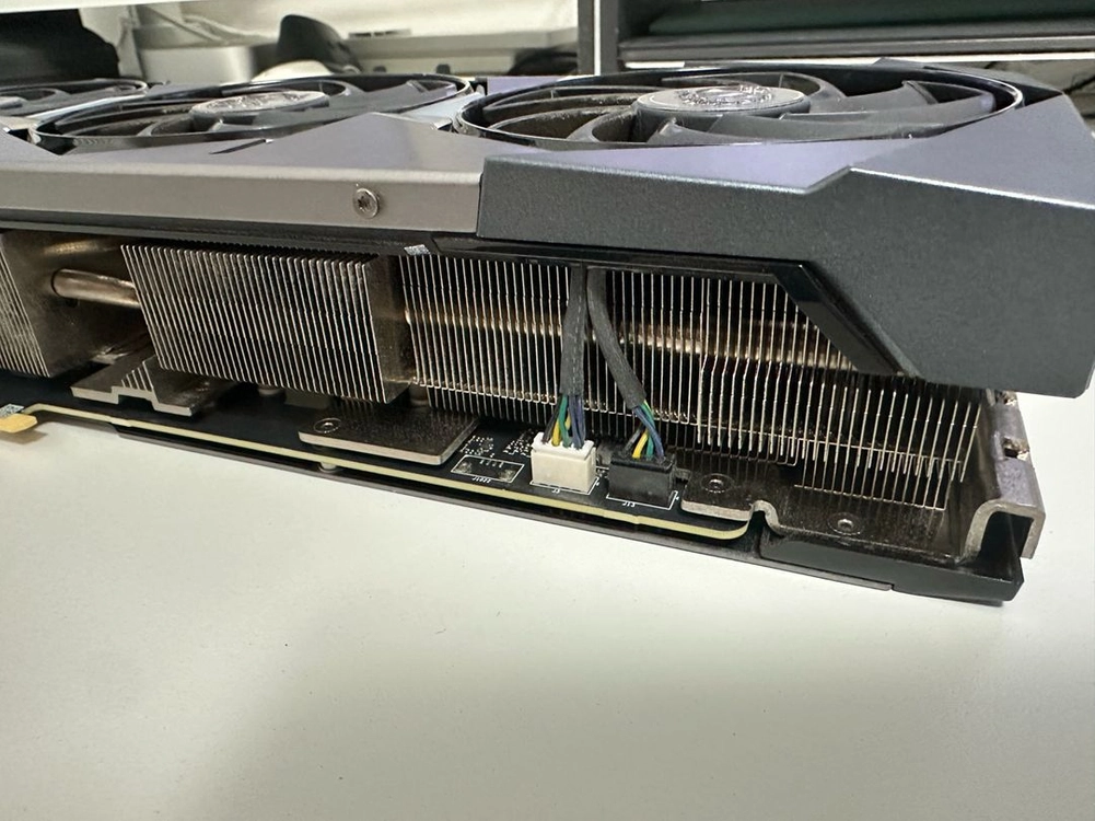 MSI RTX 3080ti 슈프림 이미지