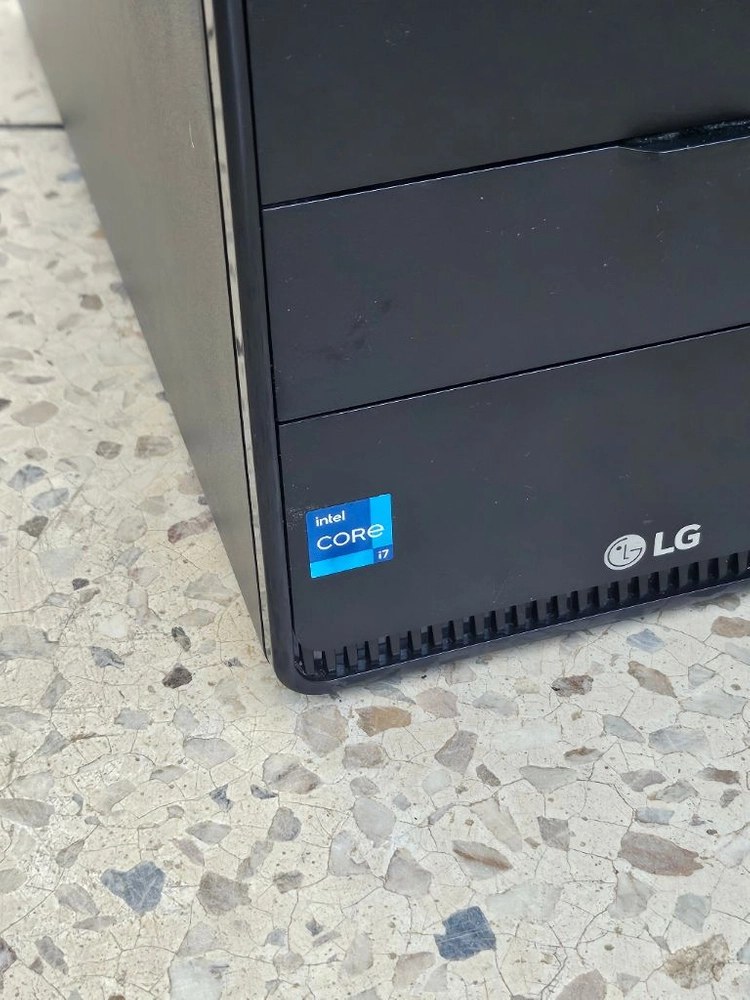 LG 데스크탑 완본체 컴퓨터 (i7-13700 / RTX5060TI) 이미지
