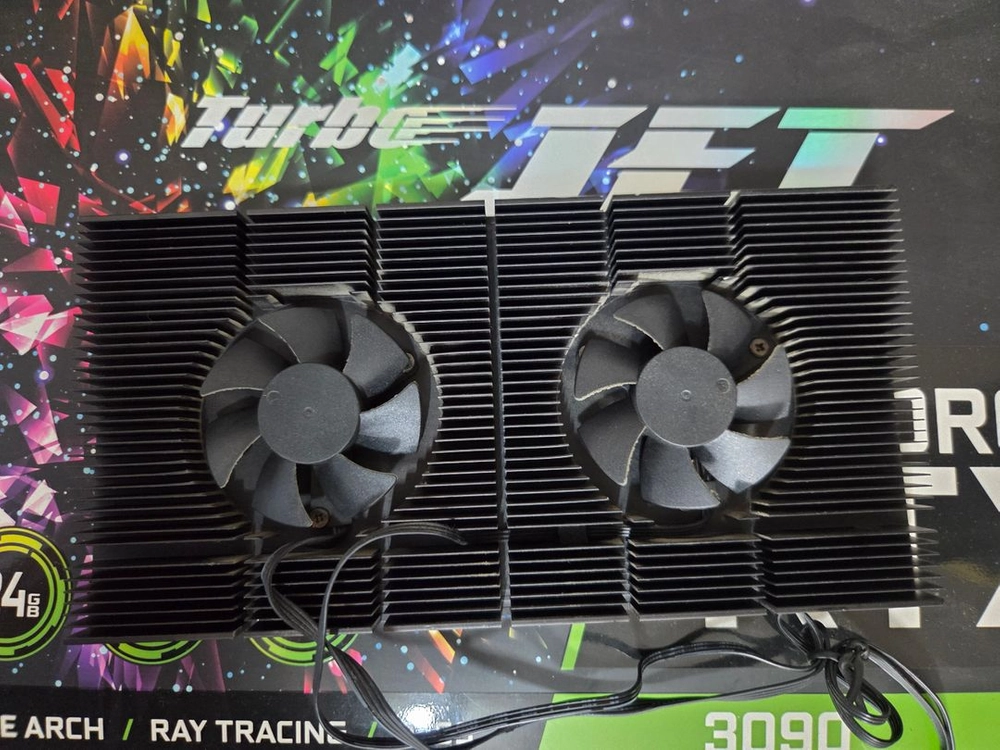 RTX 3090트리플 쿨링팬 그래픽카드 이미지
