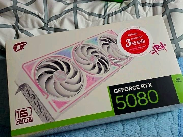 컬러풀 RTX 5080 울트라 OC 화이트 미개봉 - 안심되는 중고거래