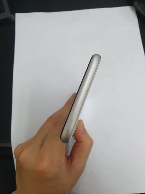아이폰SE2 256GB 화이트 배터리100% 기능정상 중고폰 768644 이미지