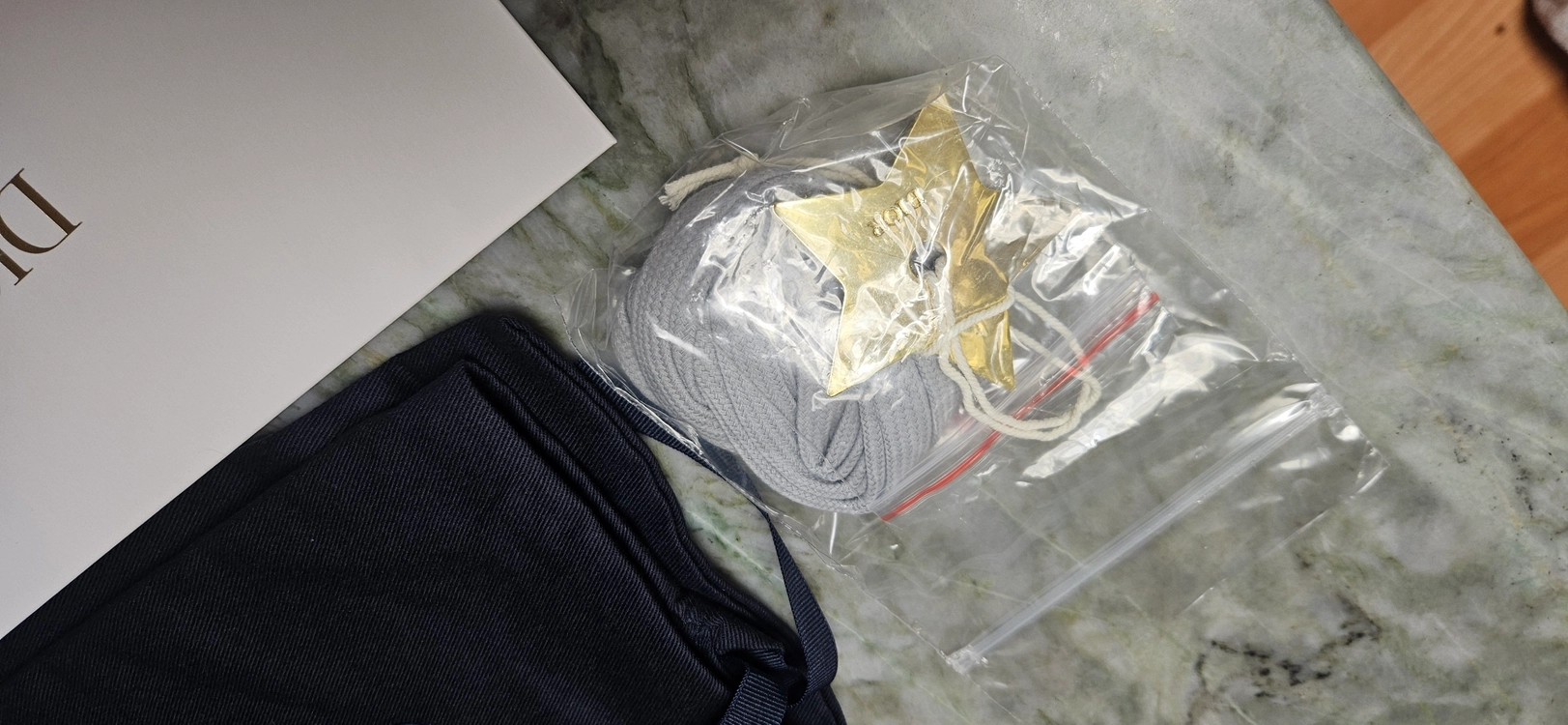 디올 B27 로우탑 스니커즈 이미지