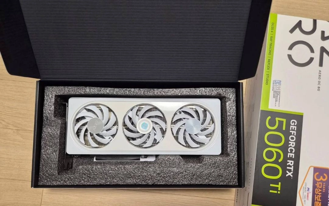 기가바이트 RTX 5060Ti aero 8g 이미지
