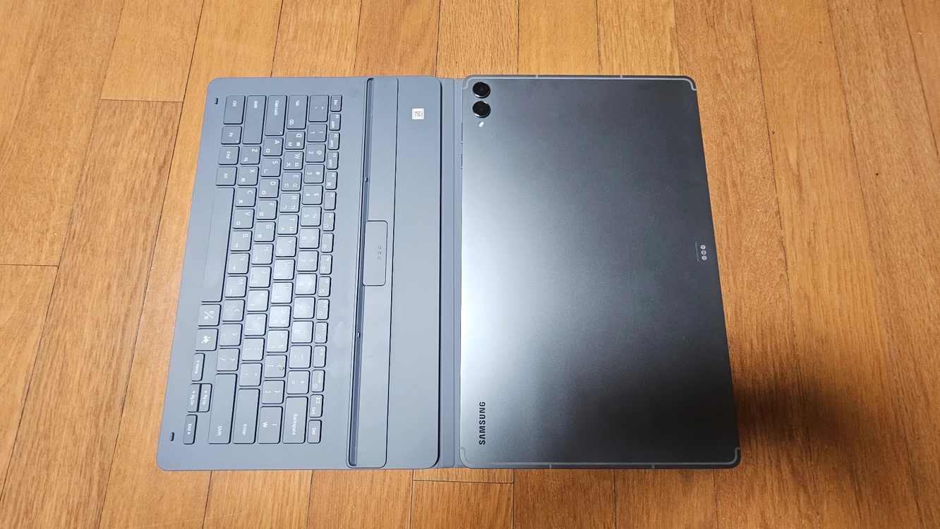 갤럭시탭s11 울트라 5G 512gb 팝니다. 정품키보드포함 이미지
