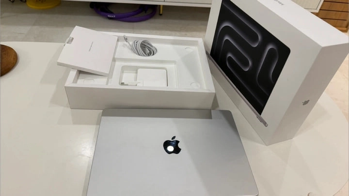 맥북 프로 14 M4 Pro 24GB 512GB 실버 풀박스 - 안심되는 중고거래