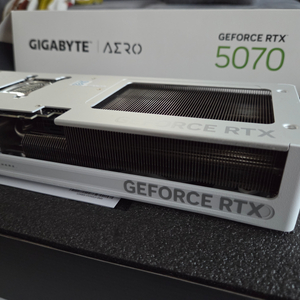그래픽카드 RTX 5070 Aero 에어로 OC 12G 이미지