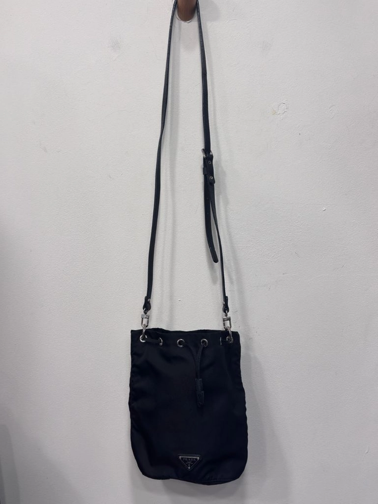 (정품) 프라다 리나일론 버킷 파우치 이미지