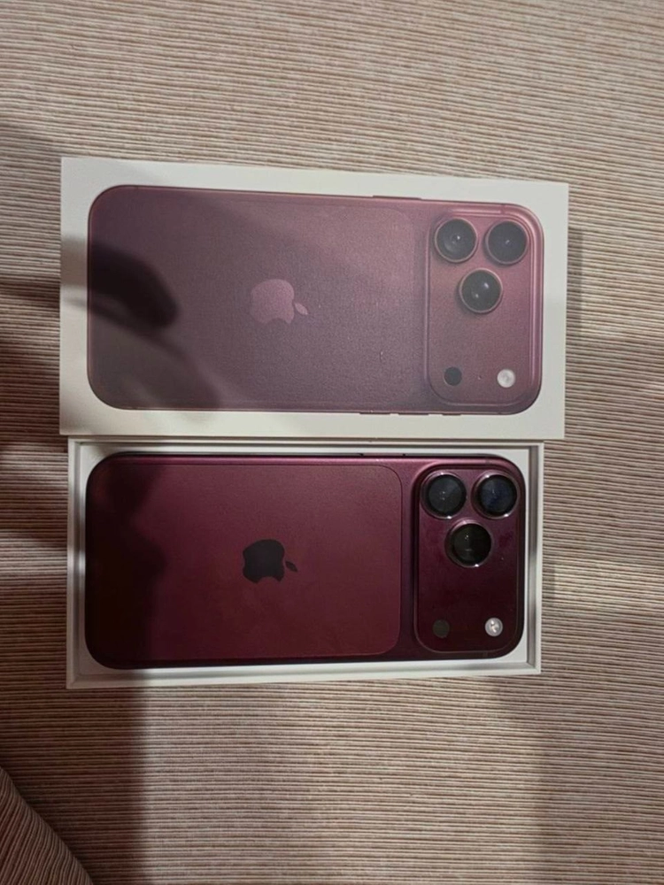 아이폰 18 프로맥스 버건디 색상 256GB 자급제 - 안심되는 중고거래