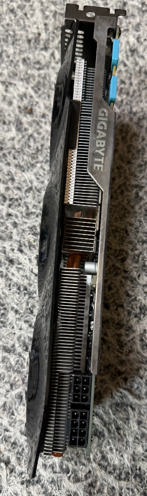 기가바이트 GeForce GTX 670 그래픽카드 이미지