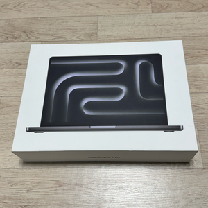 맥북프로 m3pro 14인치 이미지