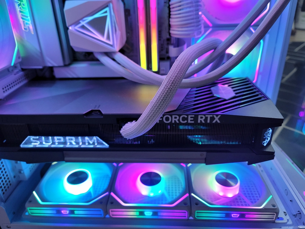 RTX 5090 그래픽카드 이미지