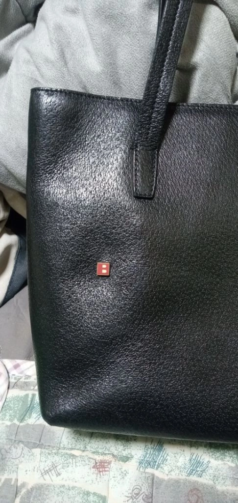 정품 발리 가죽숄더백 상태양호 이미지