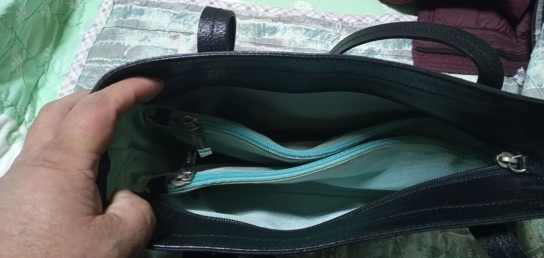 정품 발리 가죽숄더백 상태양호 이미지