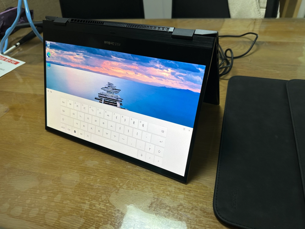 ASUS 젠북 플립 13.3인치 4K AM-OLED 펜 포함 이미지