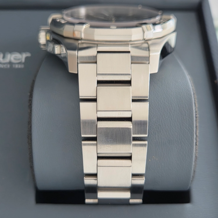 태그호이어 아쿠아레이서 크로노 43mm 검판 CAY2110(공식 오버홀) 이미지