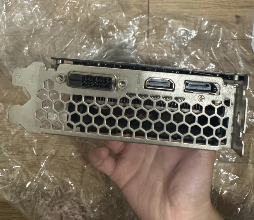 이엠텍 1660ti 6gb 그래픽카드 이미지